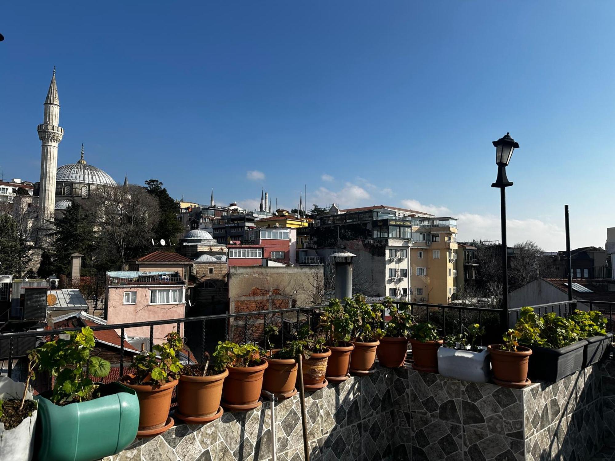 Yakut Old Hotel Istanbul Bagian luar foto